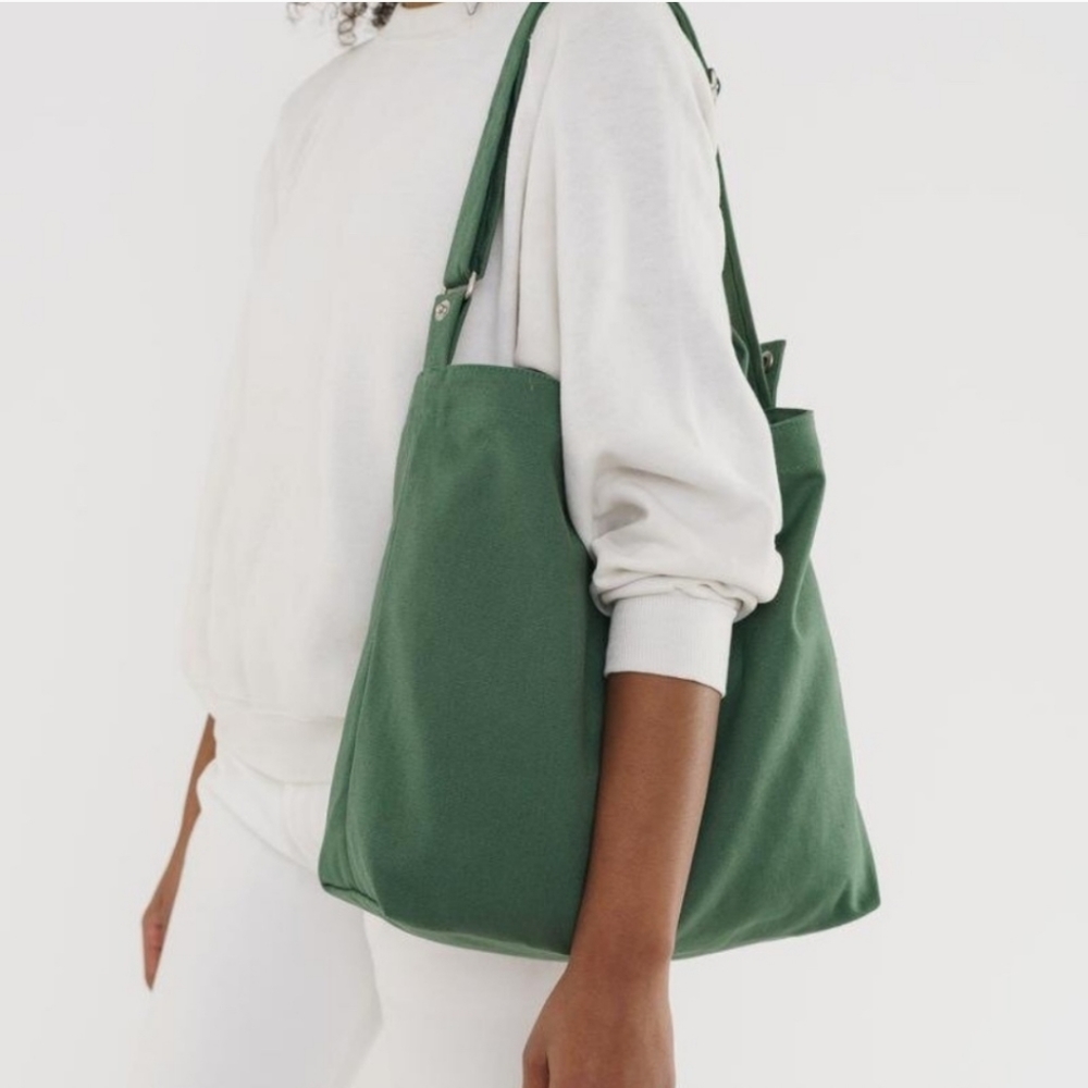 BAGGU Eucalyptus Green Duck Bag